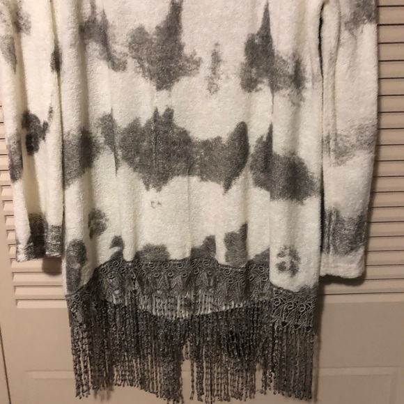 Simply Couture NWT Ladies Cardigan Sweater/Duster in Size Medium. Gray/White - Picture 6 of 15